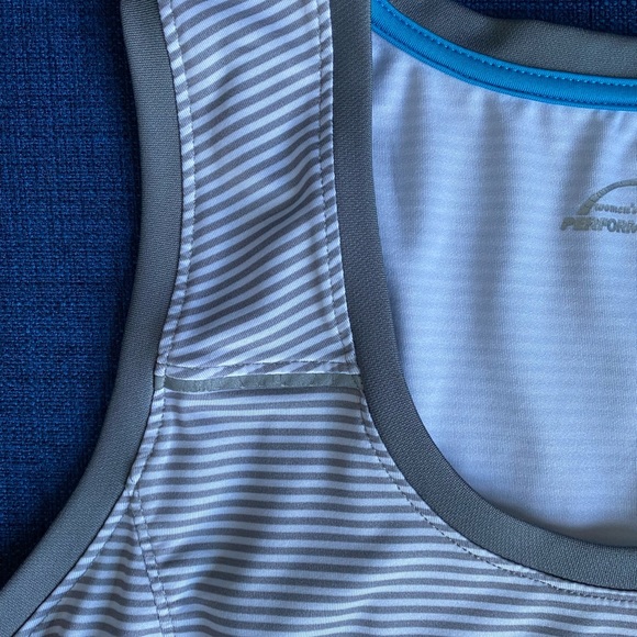 Performance tank w POCKETS.  Gray Wht stripe - Picture 11 of 14